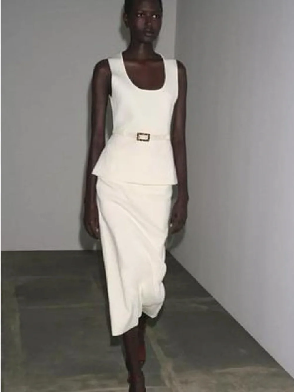 NWT. Zara Ecru Viscose Blend Knit Midi Skit. Size S.